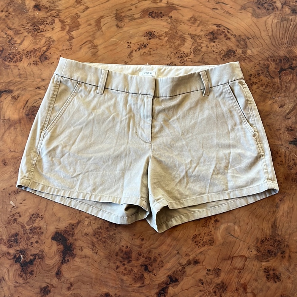 J Crew Khakis, J Crew shorts, Khaki shorts, women’s golf wear, golf wear, resort